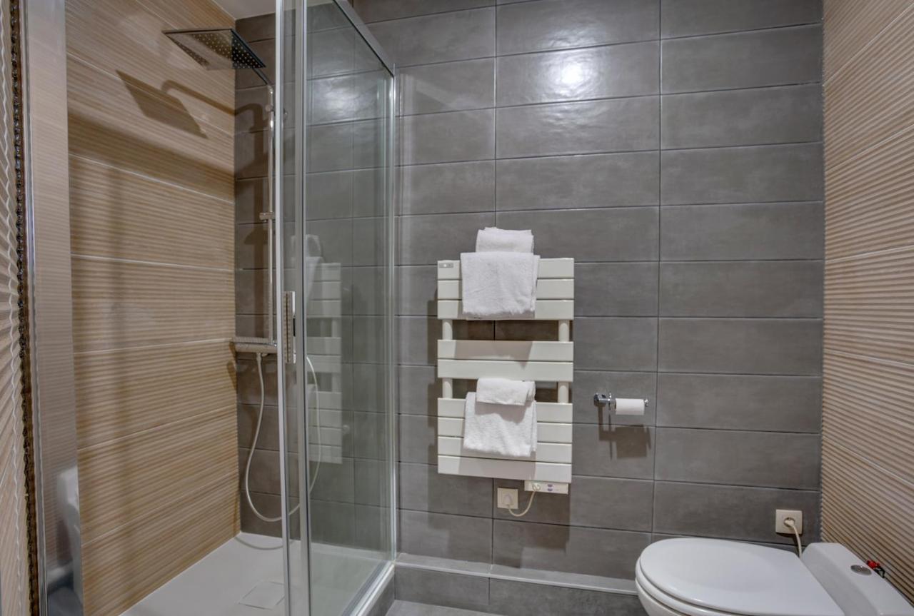 Au Coeur De Nantes Design Et Cosy Apartment Bagian luar foto