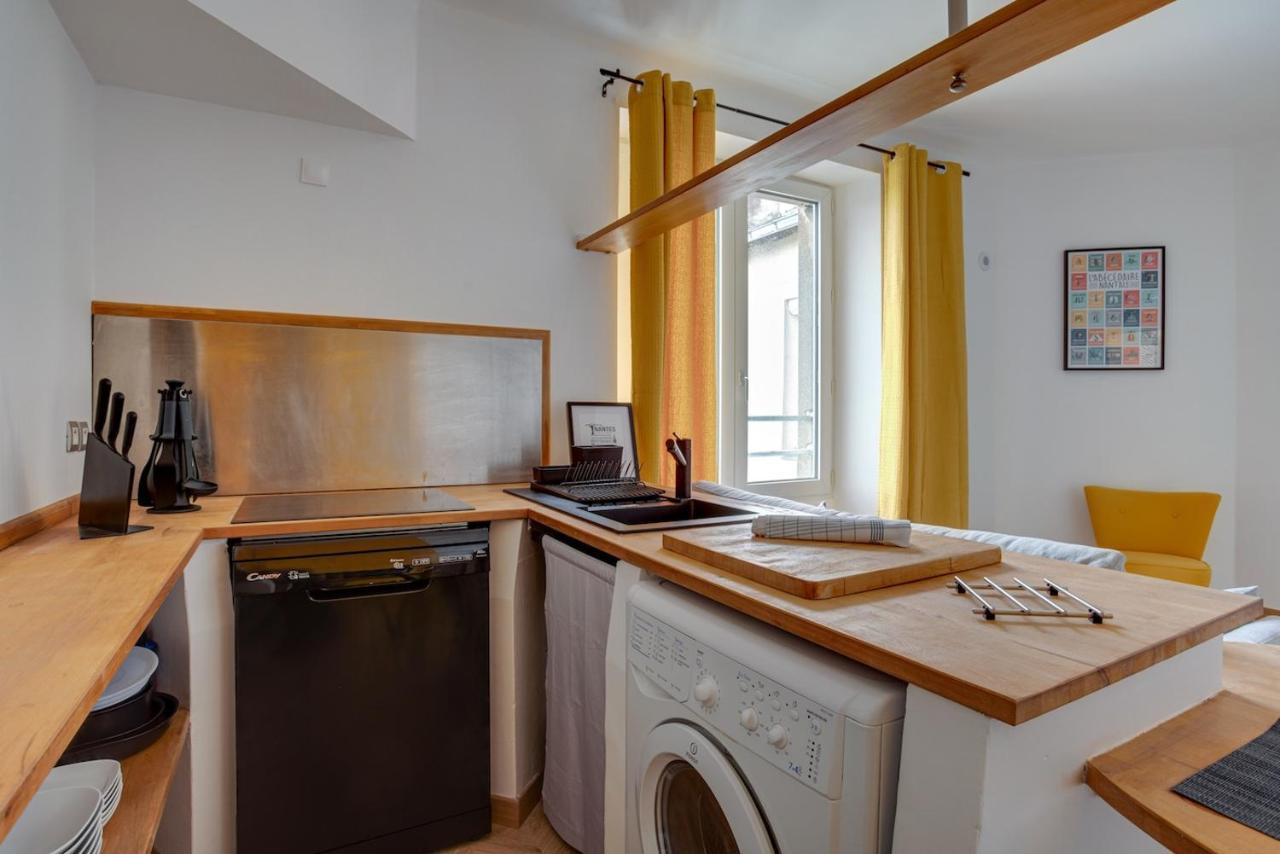 Au Coeur De Nantes Design Et Cosy Apartment Bagian luar foto