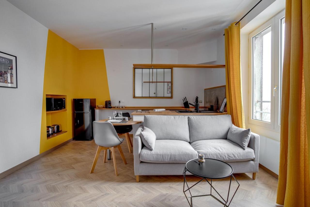 Au Coeur De Nantes Design Et Cosy Apartment Bagian luar foto